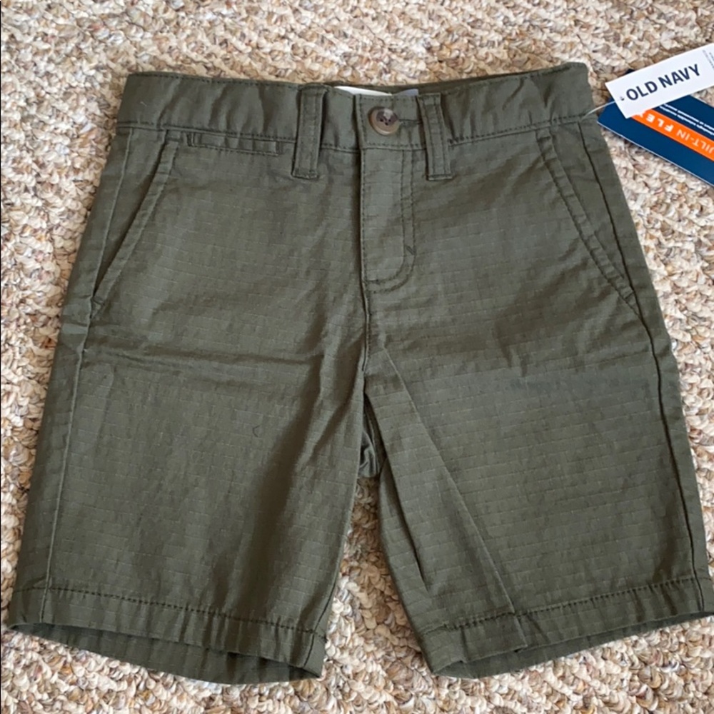 NWT Old Navy shorts size 4T.